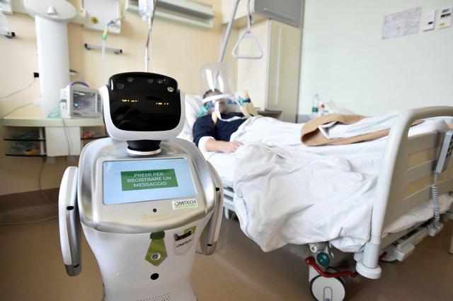 Nursing Robots With Panel PC Applies To Smart Elderly Care Industry